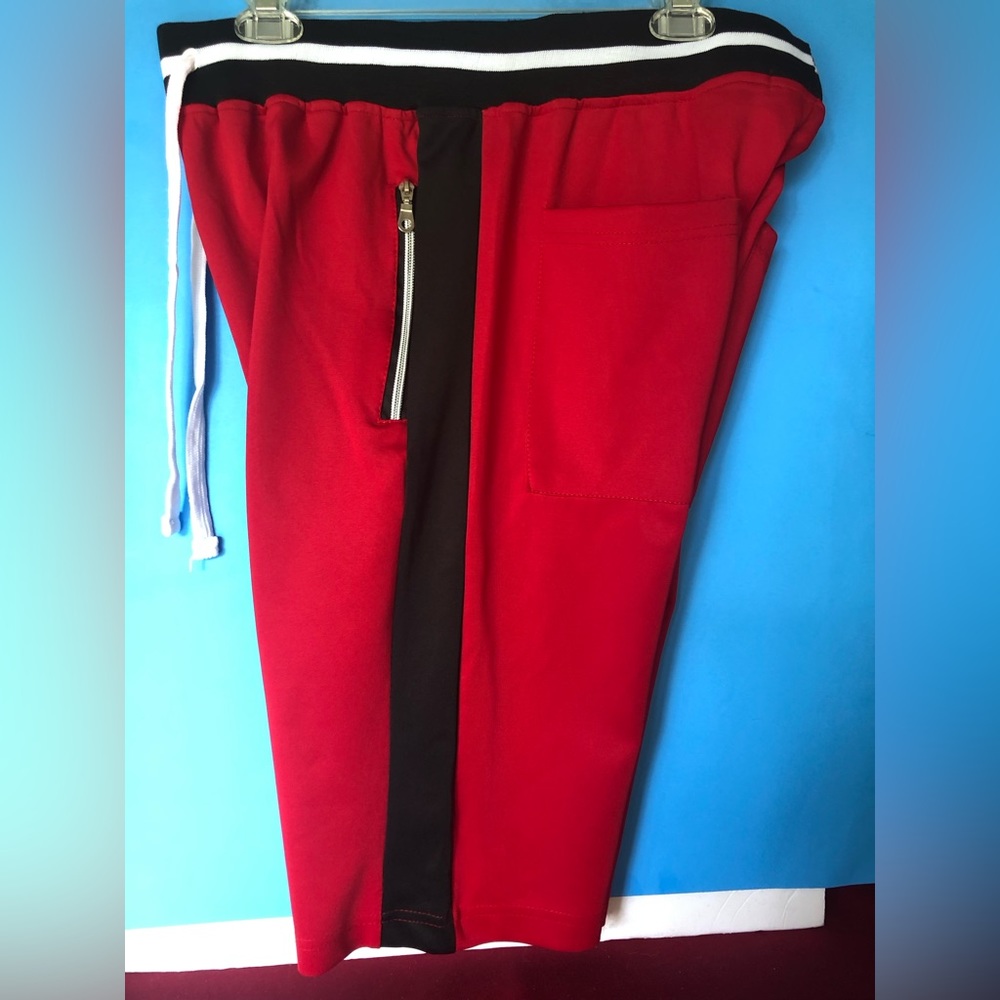 CR-24 Men’s shorts with zippered pockets, size large